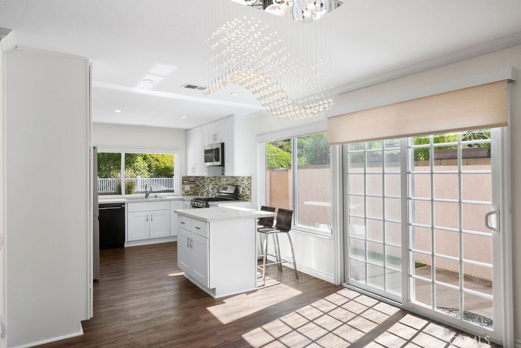 Property Photo:  27241 Via Burgos  CA 92691 