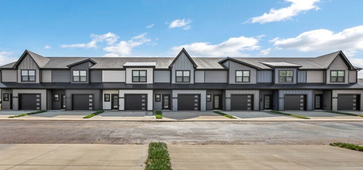 Property Photo: 1303 Jonathan Wade Circle TN 37043
