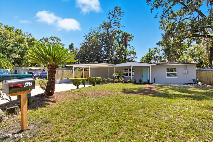 Property Photo: 5422 Oak Forest Drive FL 32211