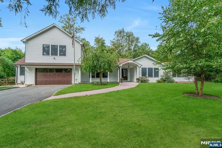 2 Reid Court  Mahwah NJ 07430 photo
