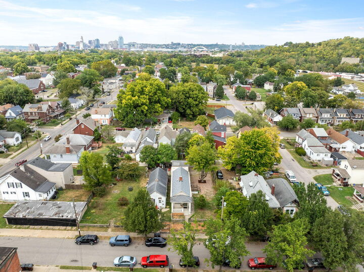 Property Photo: 516 E 19th Street E KY 41014