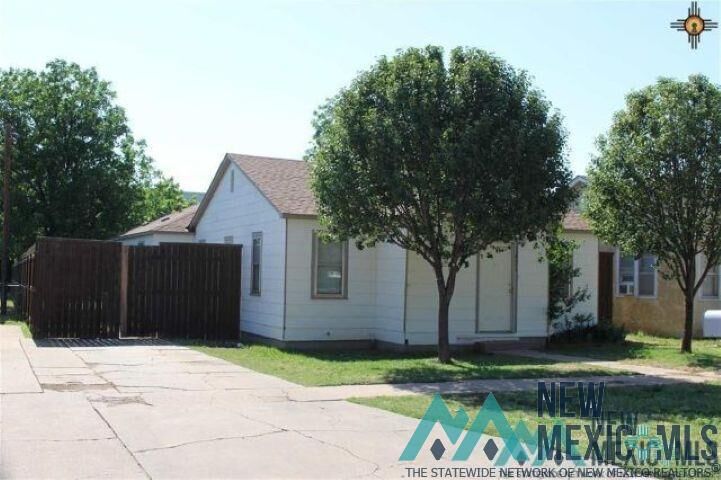 Property Photo:  1421 Ross Street  NM 88101