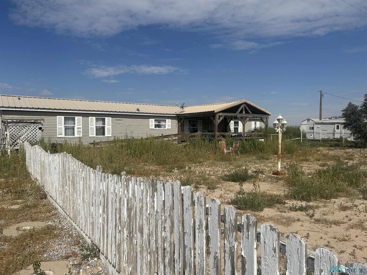 Property Photo:  313 E Kincaid Ranch Road  NM 88210 