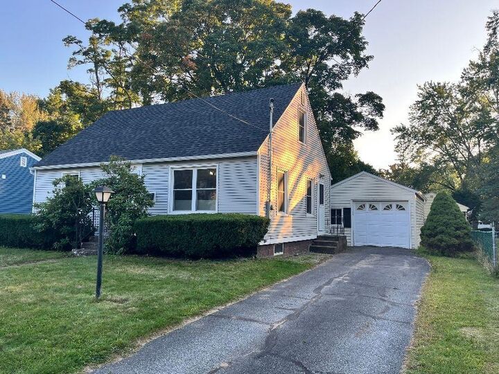 16 Seneca Avenue  Essex Junction VT 05452 photo