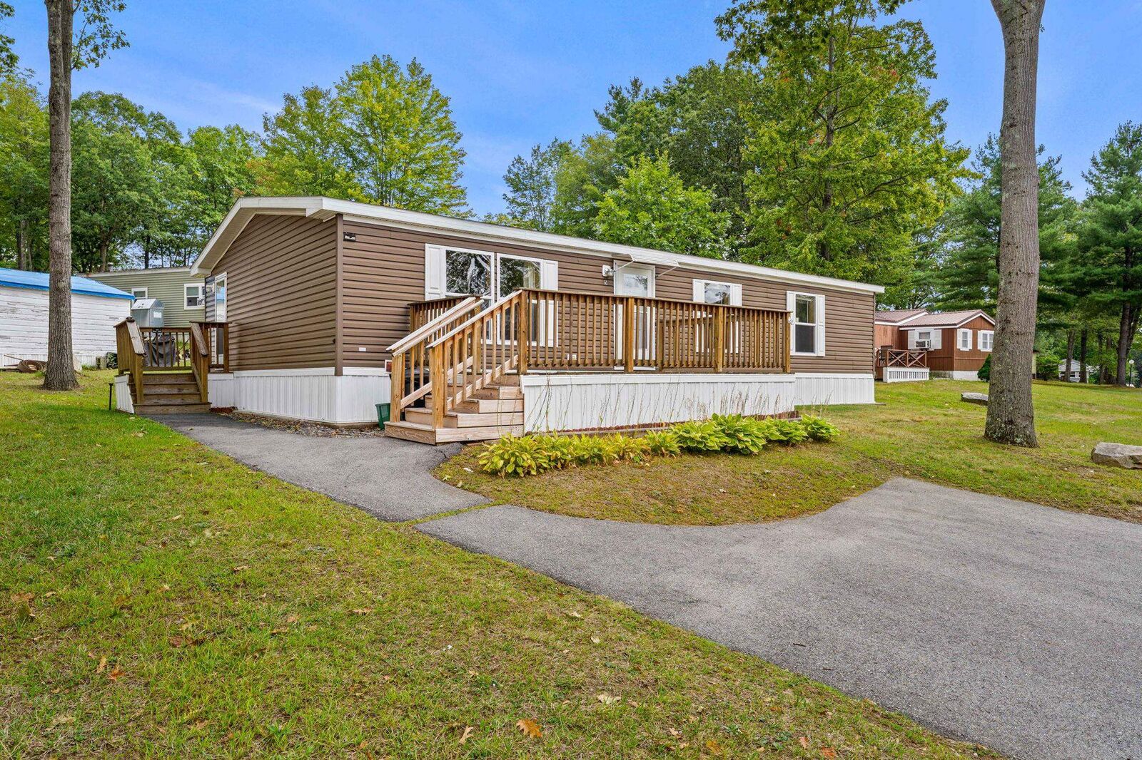 Property Photo: 5 N Fuchsia Drive NH 03867