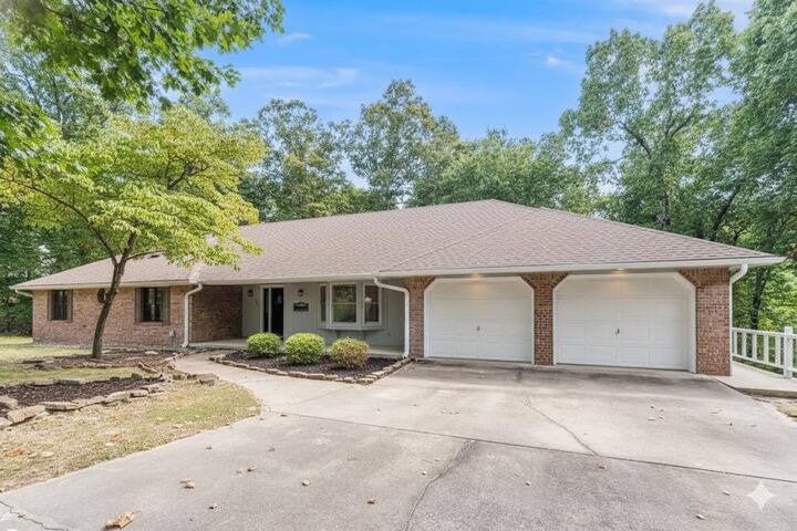 Property Photo: 108 E Woodcliff Lane AR 72756