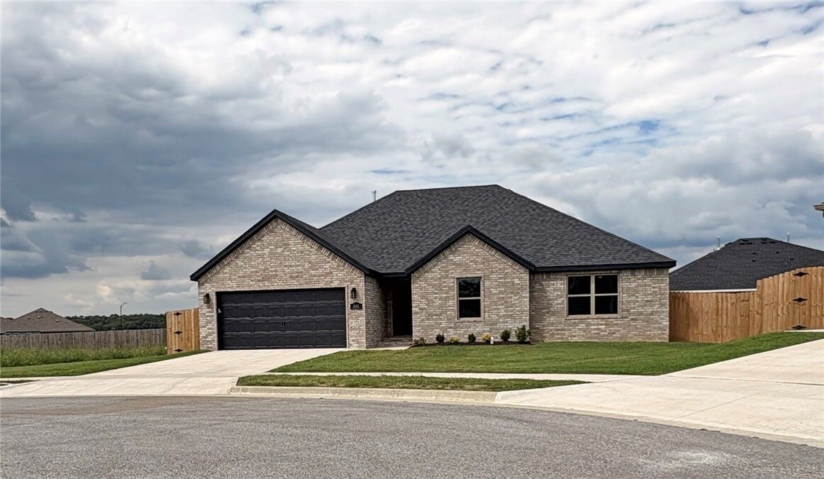 Property Photo:  801 W Ramsey Drive  AR 72761 