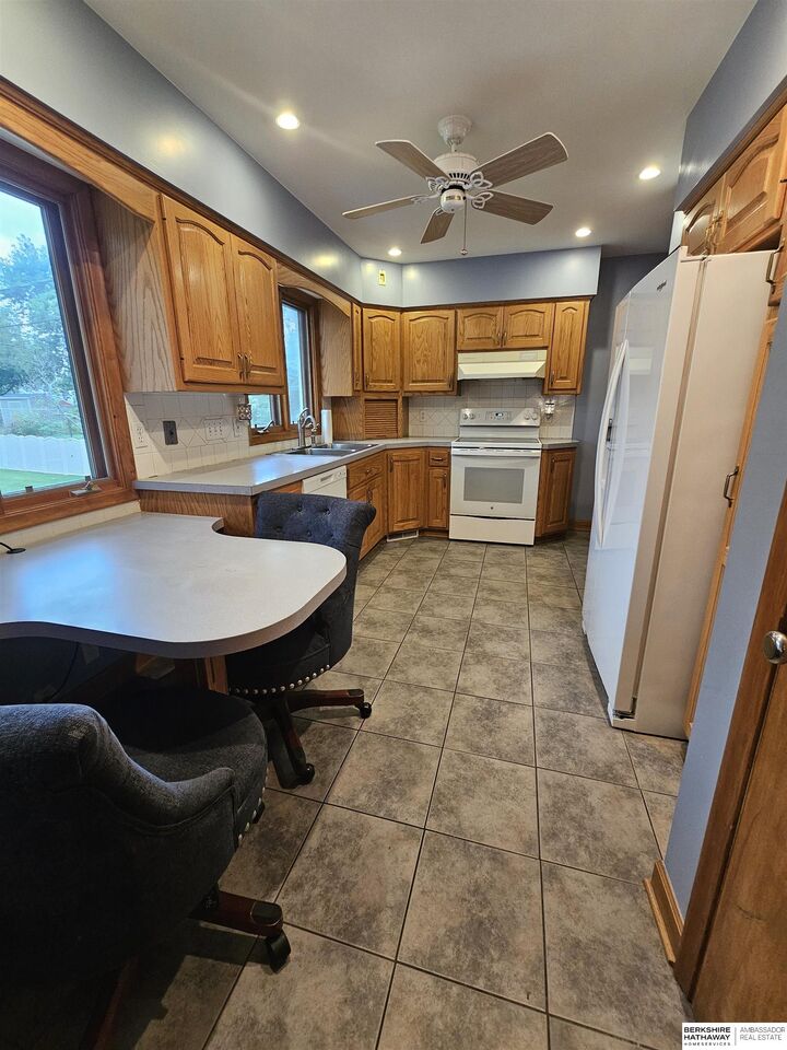 Property Photo: 3124 S 42nd Street NE 68105