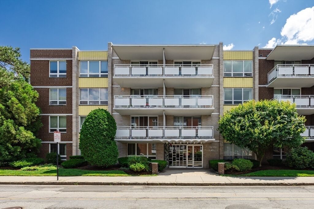 Property Photo:  41 Park St 303  MA 02446 