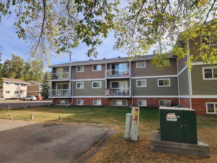 Photo de la propriété:  5812 61 Street 103  AB T4N 6H4 