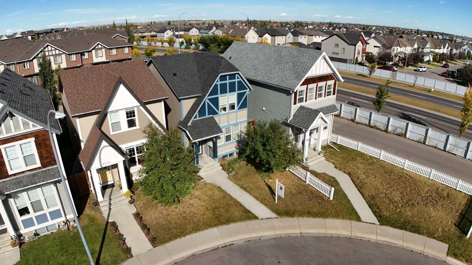 Property Photo: 4040 New Brighton Grove SE AB T2Z 1G4