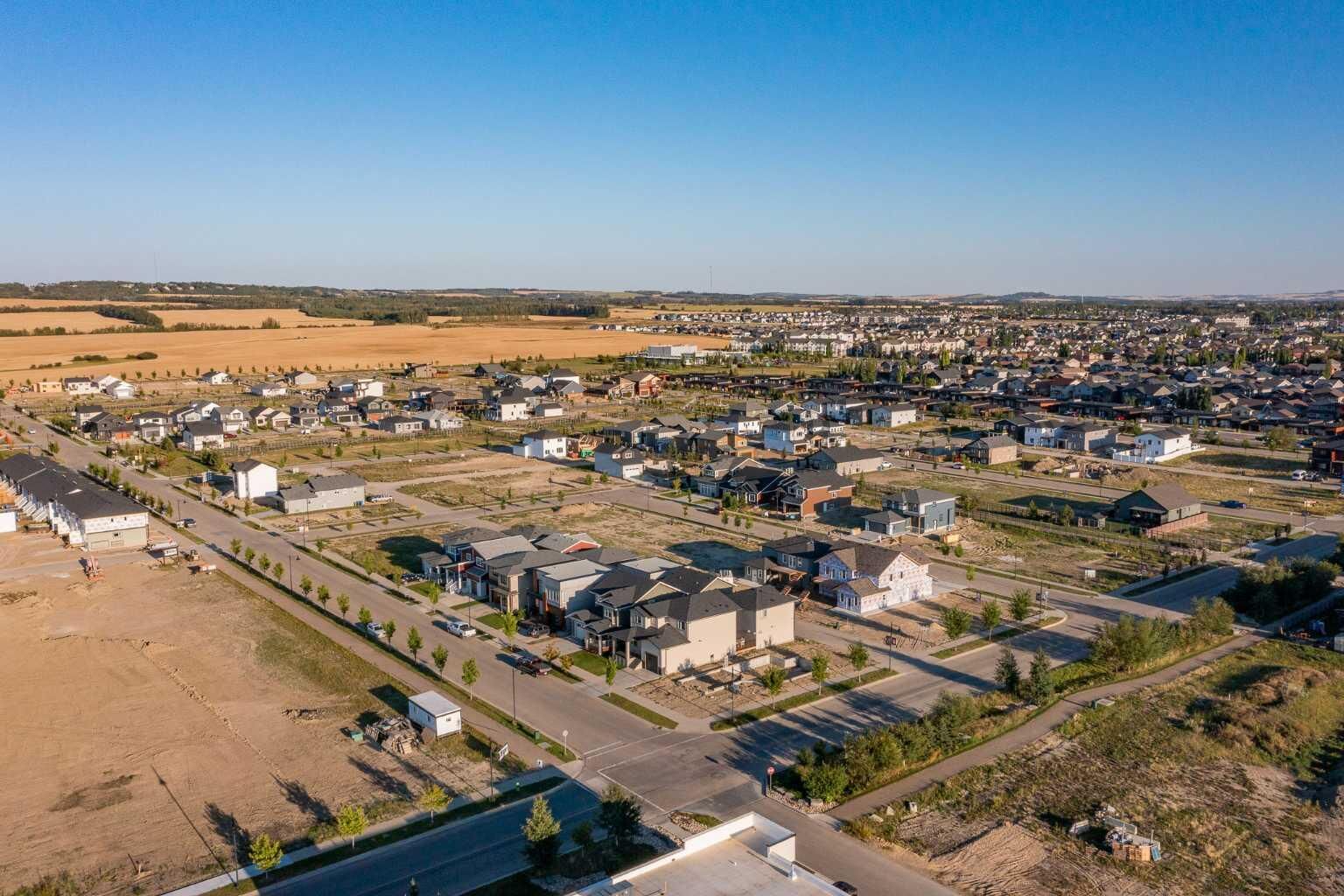 Property Photo: 364 Timberlands Drive AB T4P 0Z2