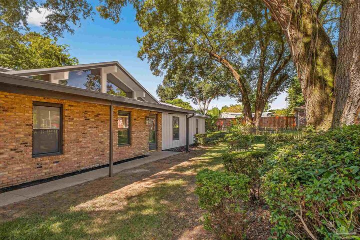 Property Photo: 2298 Equestrian Way FL 32534