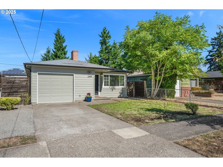 Property Photo:  6405 SE Knight St  OR 97206 