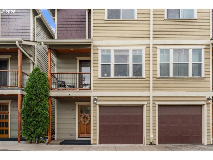 Property Photo: 2710 SE 141st Ave 10 OR 97236