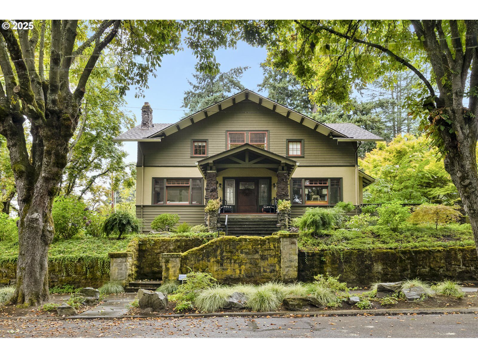 Property Photo:  2509 NE 18th Ave  OR 97212 