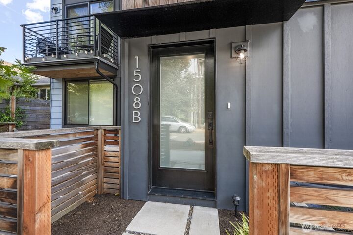 Property Photo: 1508 #B 18th Ave B WA 98122