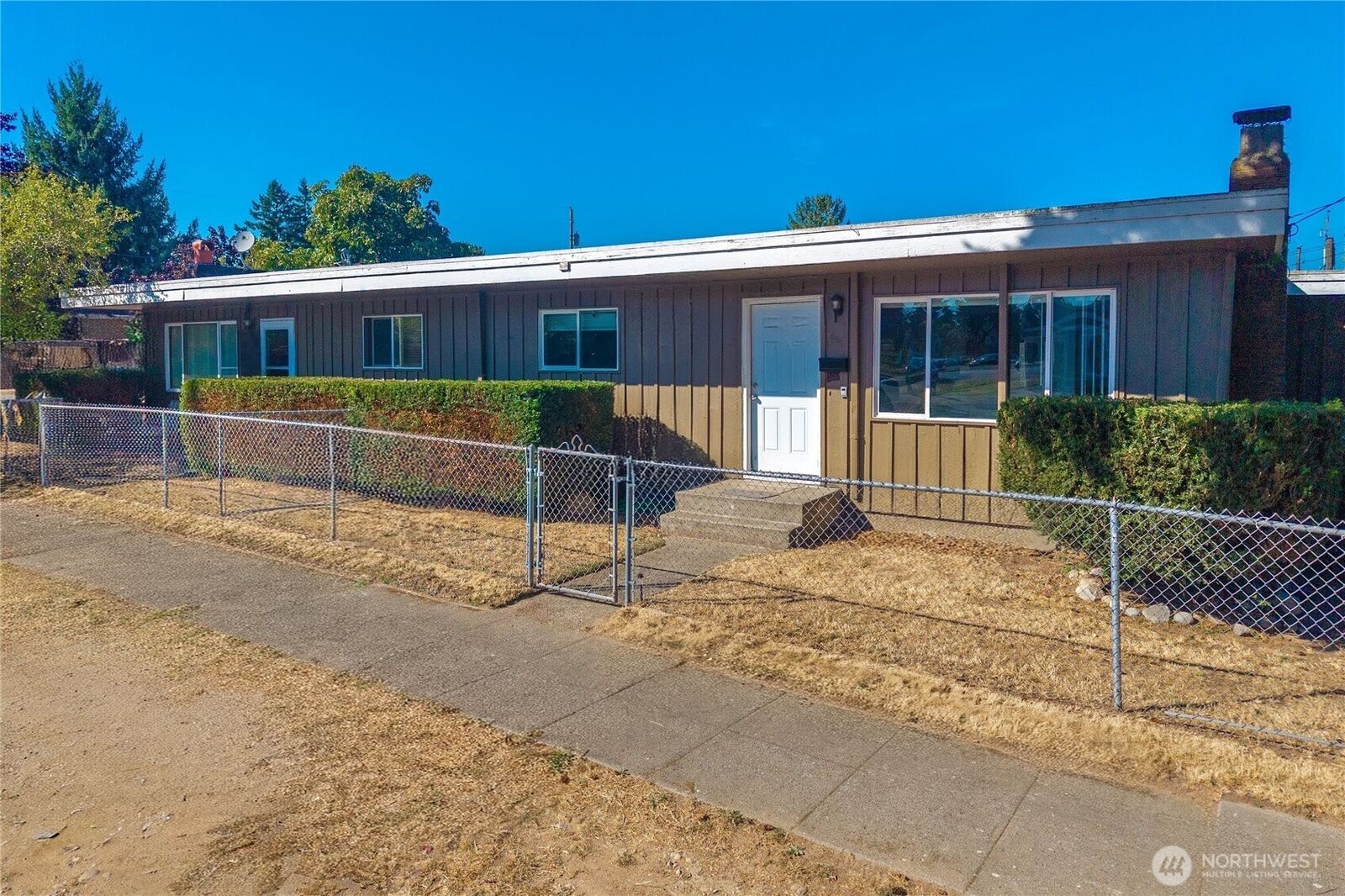 Property Photo: 1561 1563 S 35th Street WA 98418