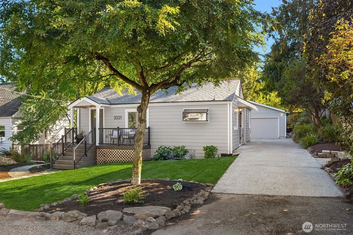 3521 NE 92nd Street  Seattle WA 98115 photo