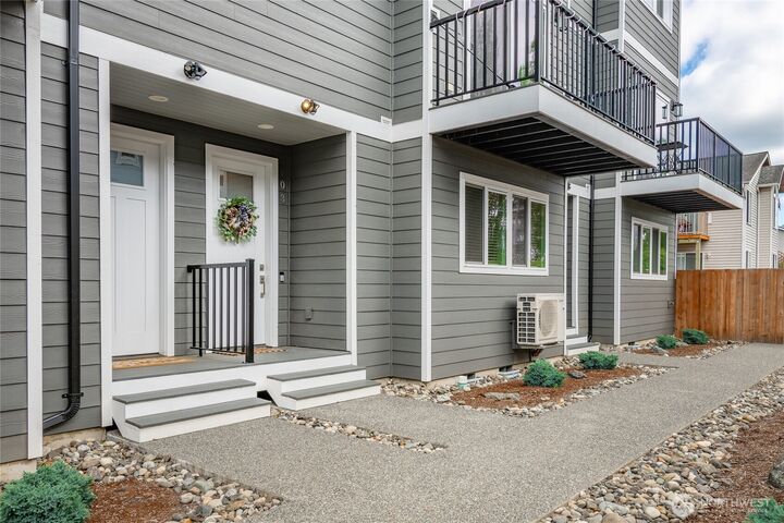 Property Photo: 5682 Sunstone Place 103 WA 98248