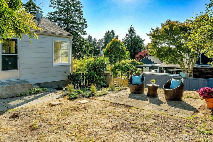 Property Photo:  4308 SW Portland Street  WA 98136 