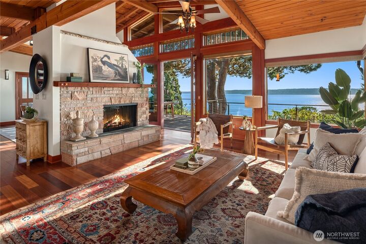 10819  44th Avenue SW  Seattle WA 98146 photo