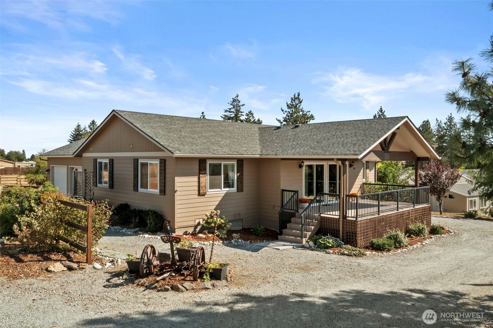 Property Photo:  415 N Jackson Street  WA 98858 