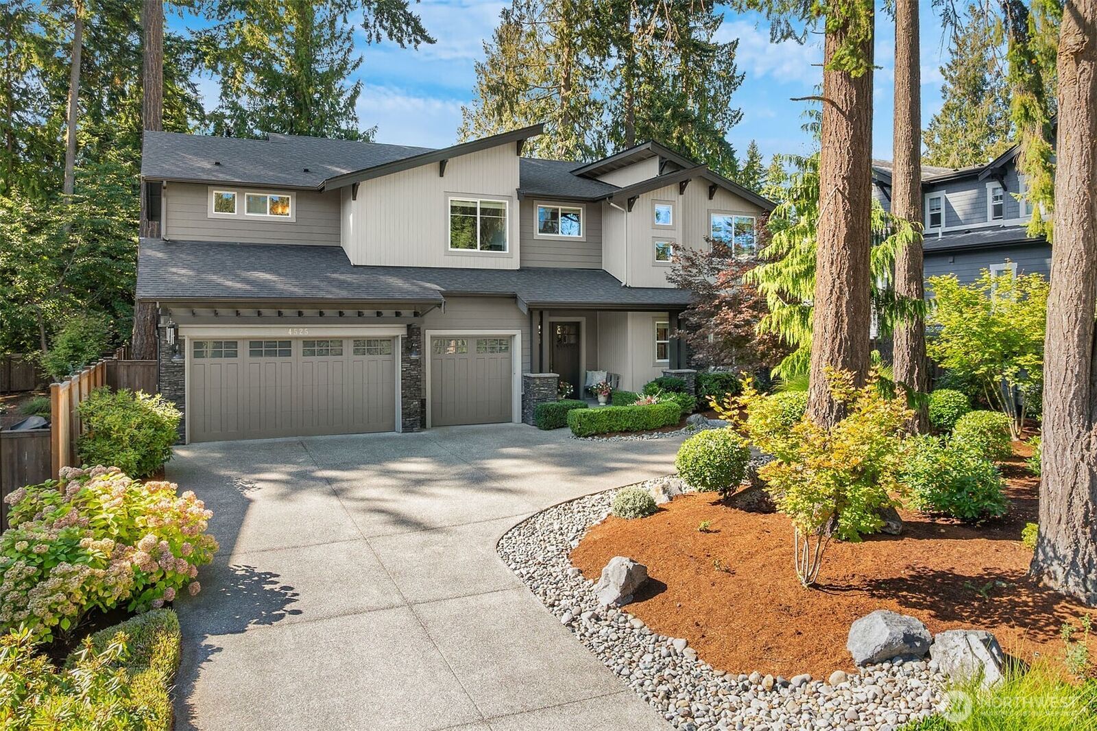 Property Photo:  4525  90th Avenue SE  WA 98040 