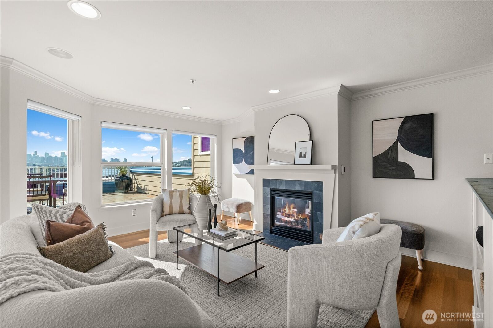 Property Photo:  3919  Latona Avenue NE 305  WA 98105 