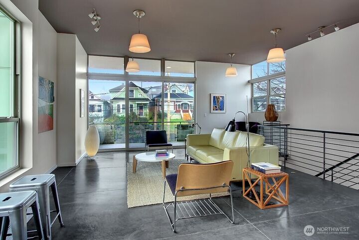 Property Photo:  814  22nd Avenue  WA 98122 