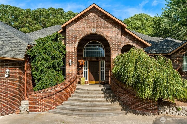 Property Photo: 1629 Wheatcrest Road WA 99362
