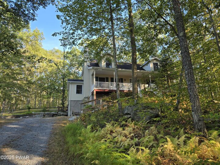 Property Photo:  217 Canoebrook Drive  PA 18428 