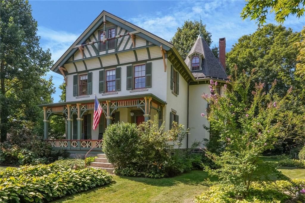 Property Photo:  291 High Street  RI 02809 