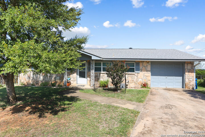 Property Photo:  115 Village  TX 78028 
