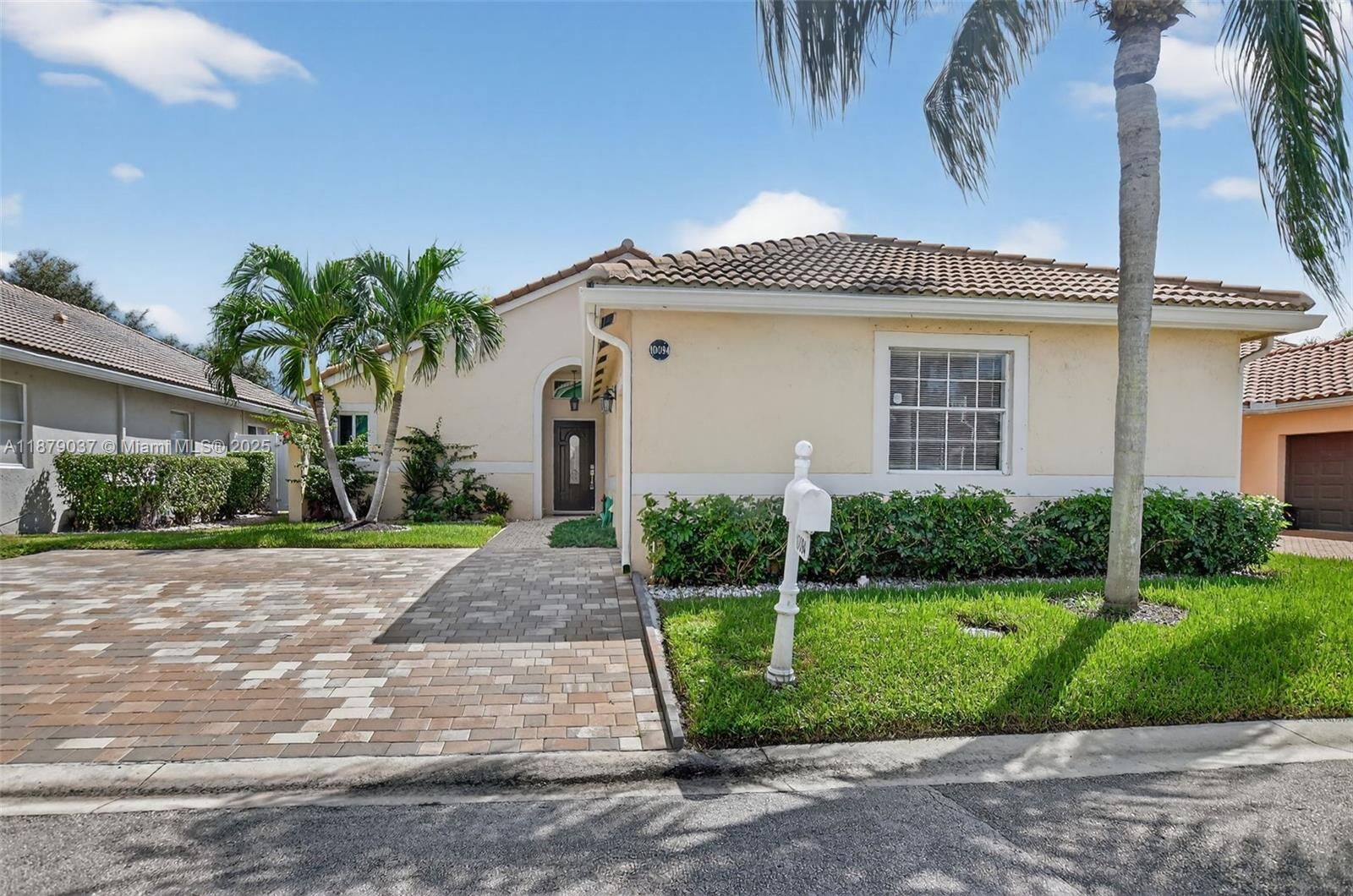 Property Photo: 10094 Encore Path FL 33428