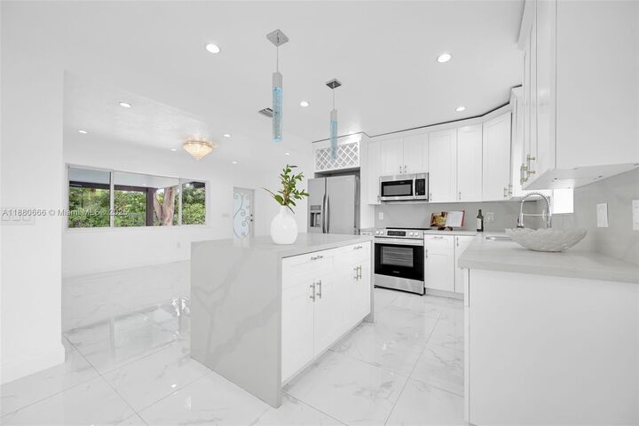 Property Photo: 11102 NE 9th Ct FL 33161