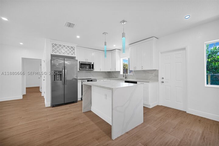 Property Photo: 11102 NE 9th Ct FL 33161