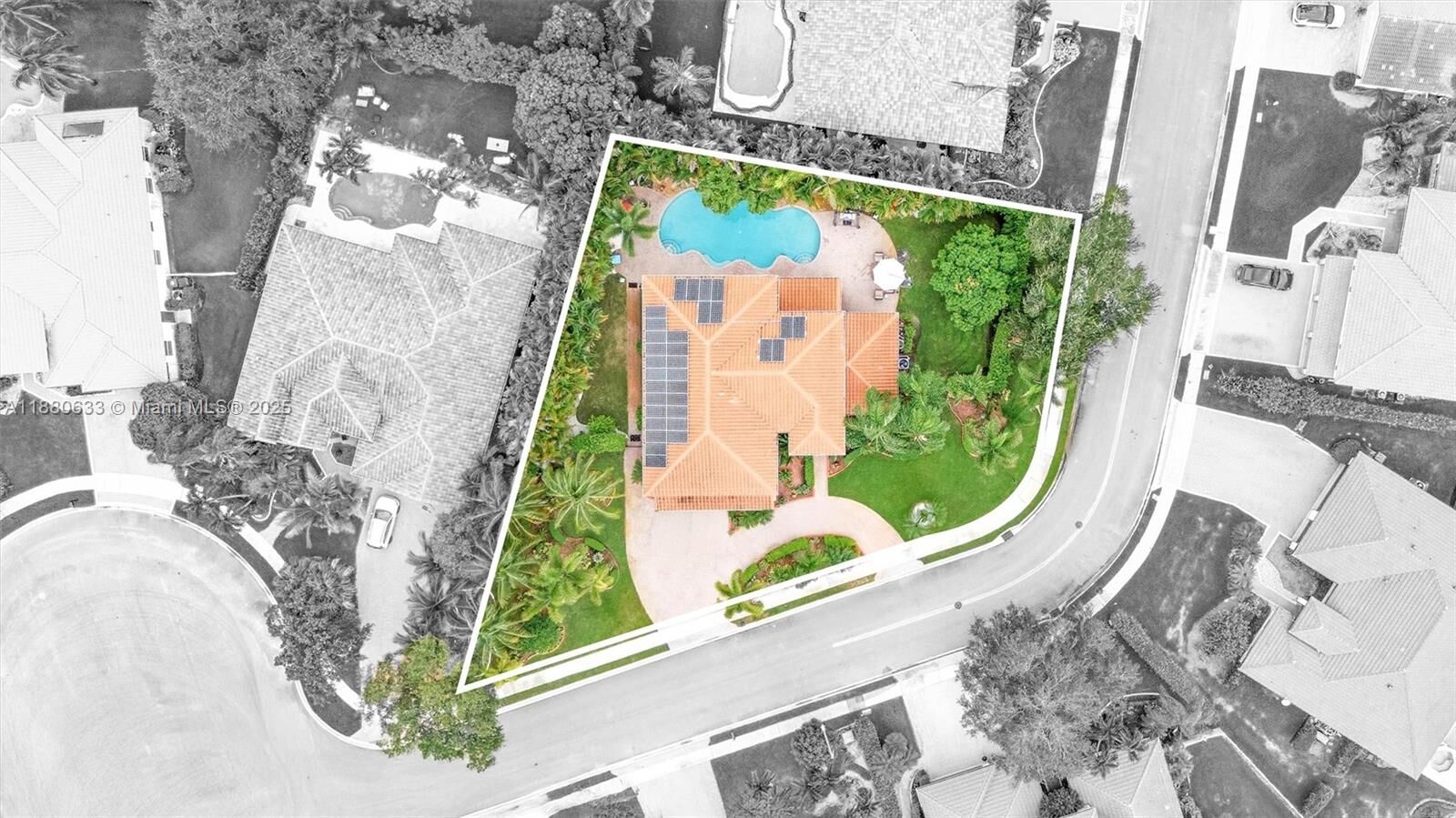 Property Photo:  15998 SW 3rd St  FL 33027 