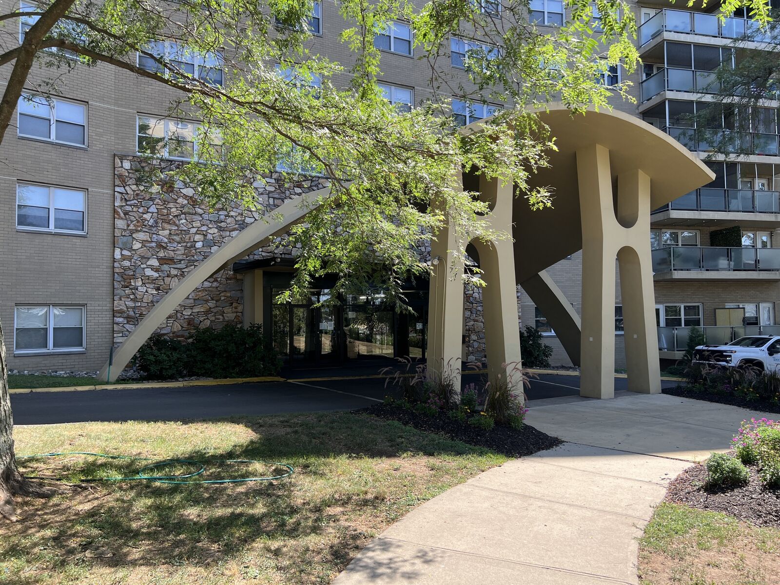 Property Photo: 2600 Park Avenue 6Y CT 06604