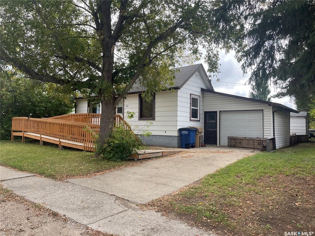 Property Photo:  209 4th Avenue W  SK S0J 2E0 