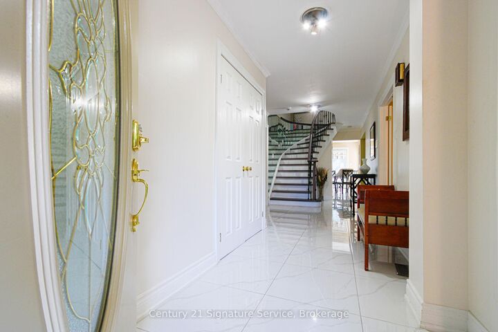 Property Photo:  81 Linton Avenue  ON L1T 2V5 