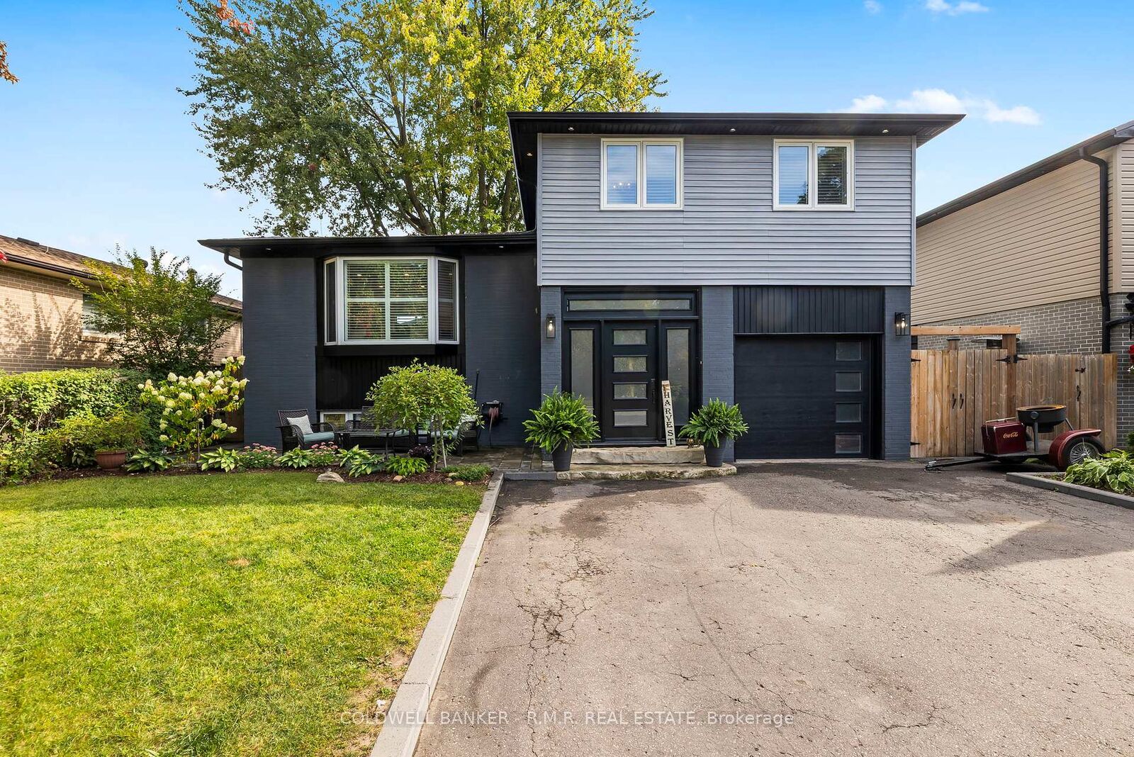 Property Photo:  614 Rupert Avenue  ON L4A 1W1 