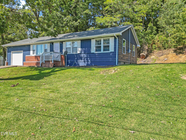 Property Photo: 126 Woodland Circle TN 37743
