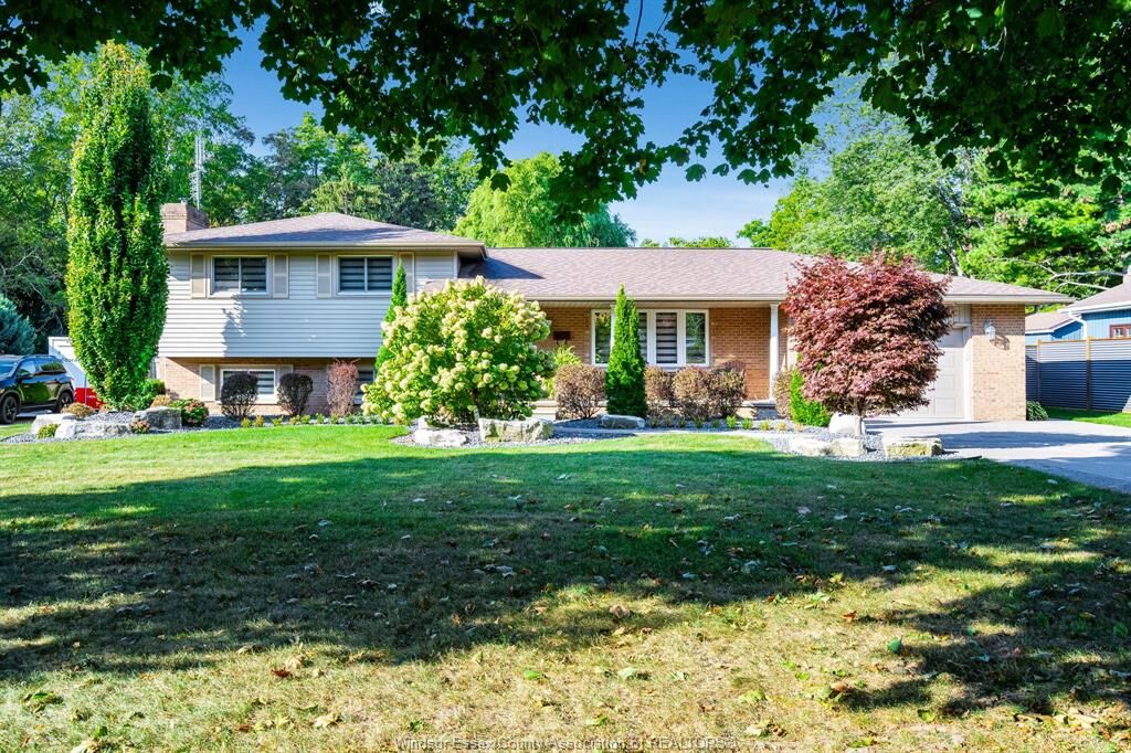 Property Photo: 1361 Oxford Avenue West ON N9Y 2S8