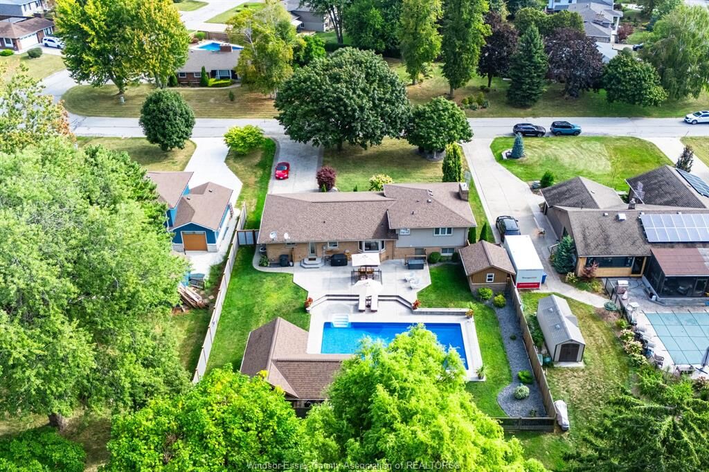 Property Photo:  1361 Oxford Avenue West  ON N9Y 2S8 