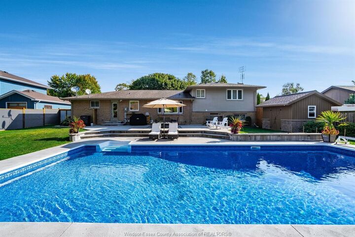 1361 Oxford Avenue West  Kingsville ON N9Y 2S8 photo