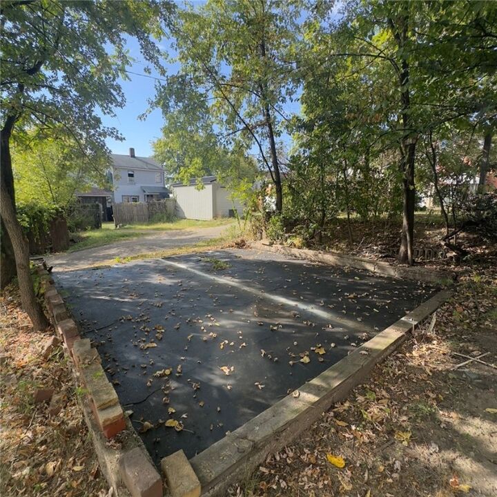Property Photo: 1714 Sumac St PA 15132