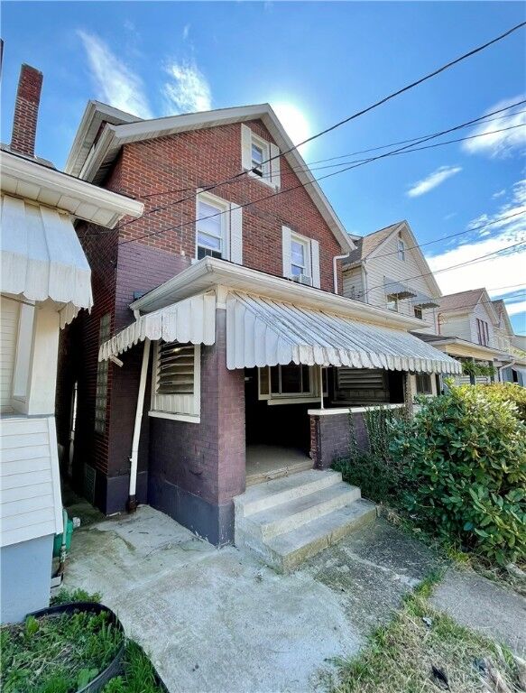 Property Photo:  3206 Grover St  PA 15132 