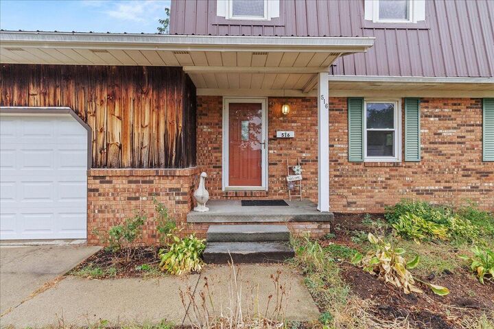 Property Photo:  516 Hilltop Drive  OH 43311 
