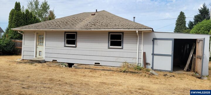 Property Photo: 235 Cleveland St OR 97355